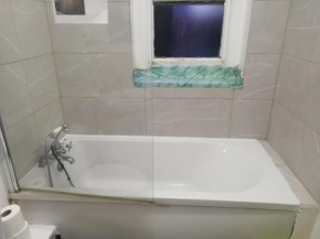 Single Room Shared bathroom Free Street Parking Near Anfield LFC